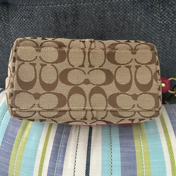 Coach Pink and Brown Signature Shoulder Bag - Picture 3 of 4